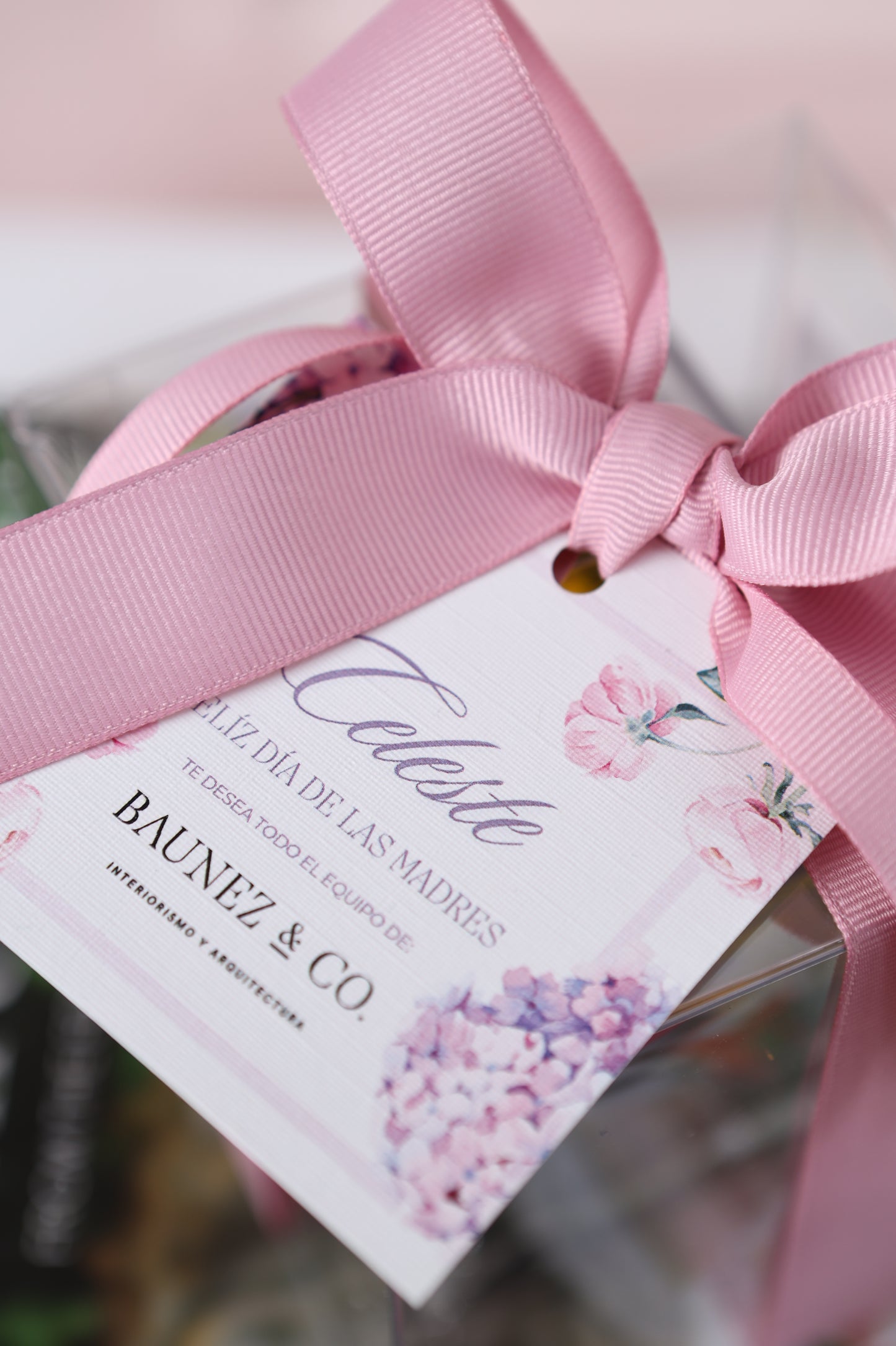 Signature Almond Favor 3" Rosa Premium