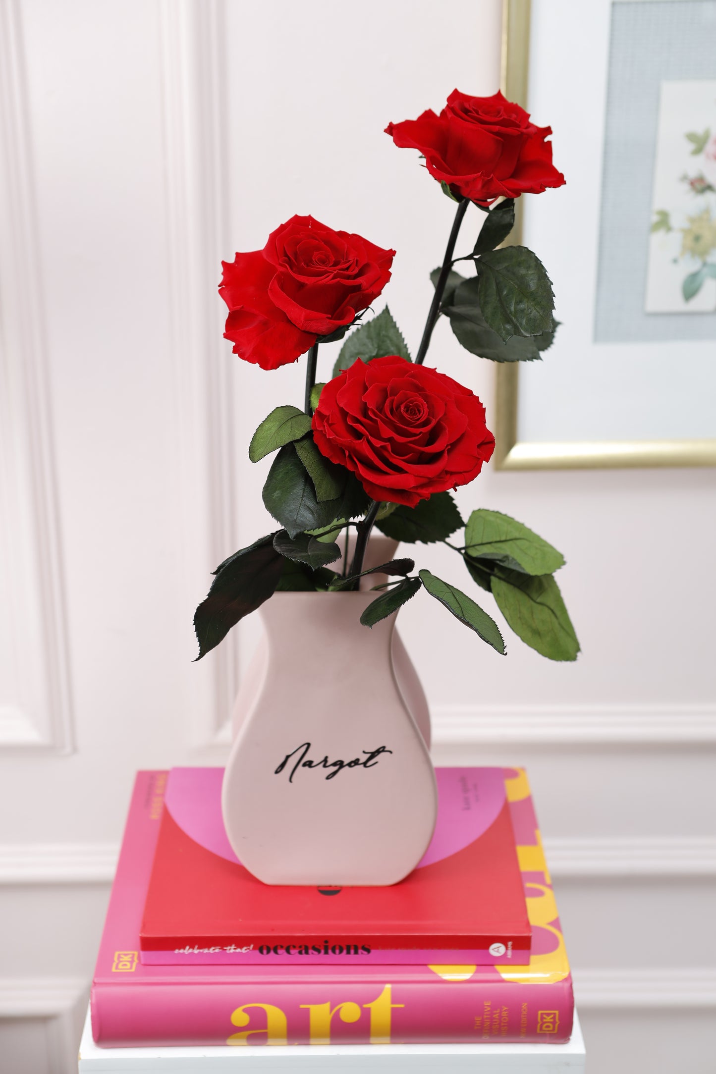 Outline Vase 8" Trío Rosas XXL Premium con Tallo SV24
