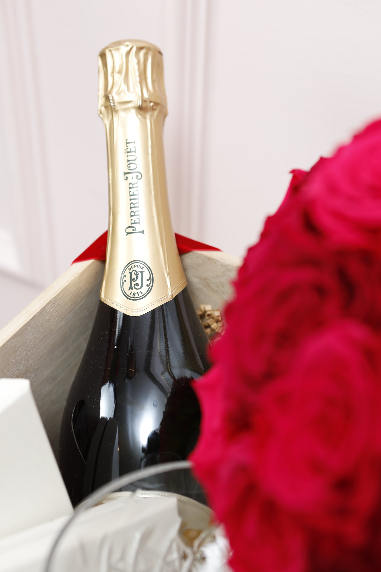 Flowers & Bubbles Deluxe Gift Box SV24