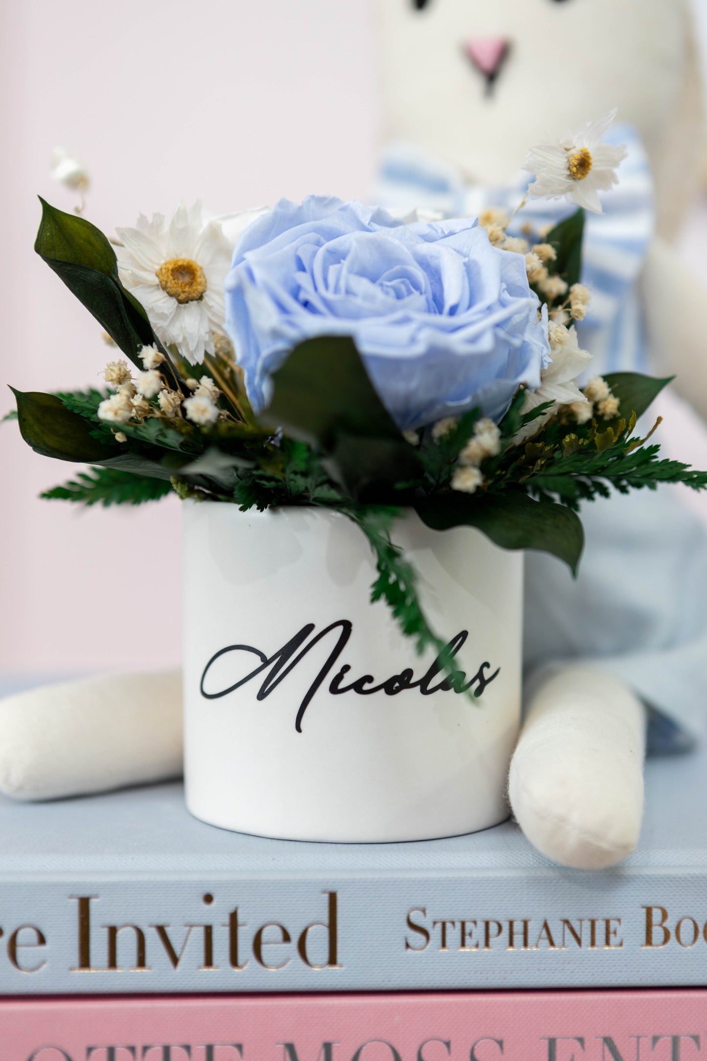Kendall Vase 3" Dúo Rosas Premium Azul Celeste & Blanco Puro